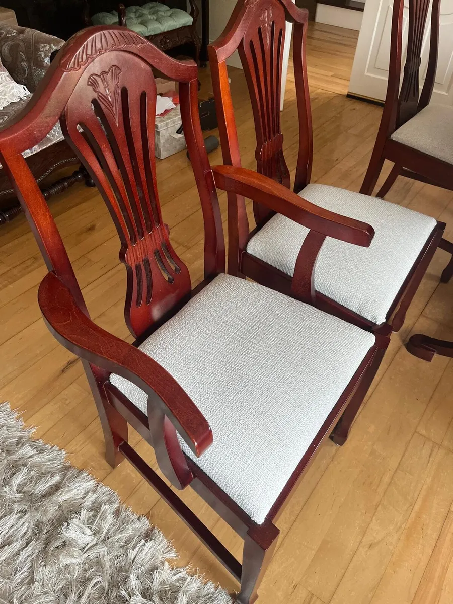 Table & 6 Chairs - Image 4