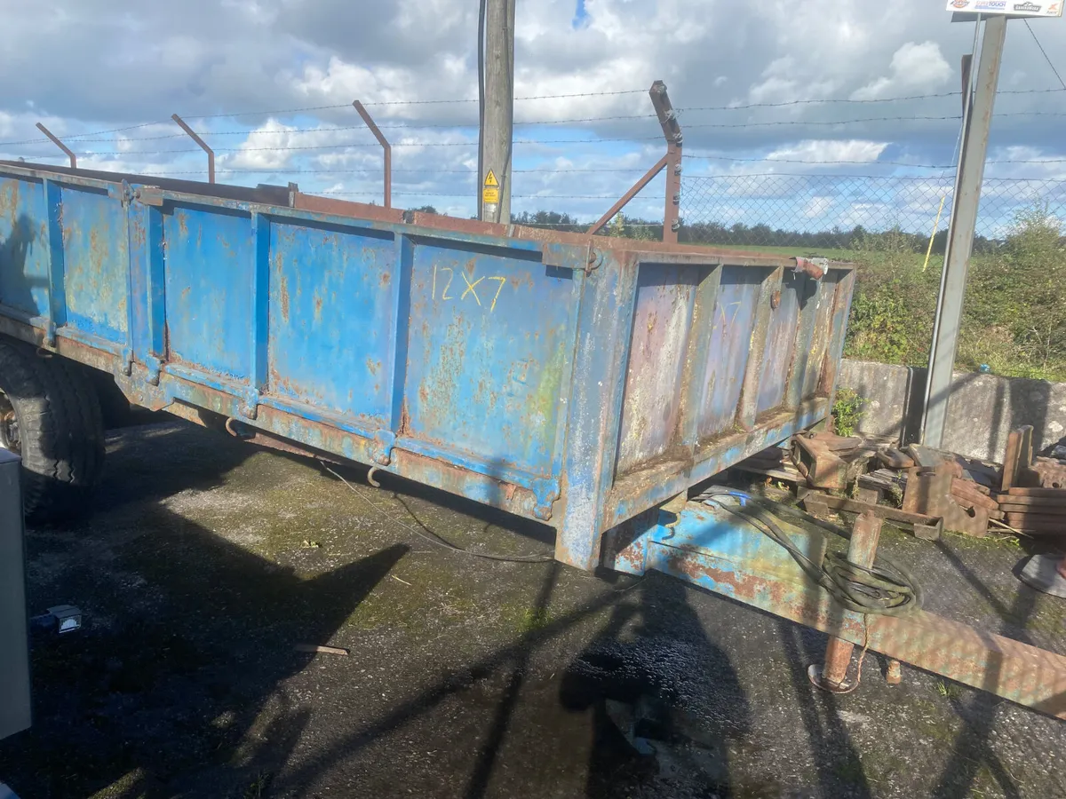 Tipping trailer - Image 2