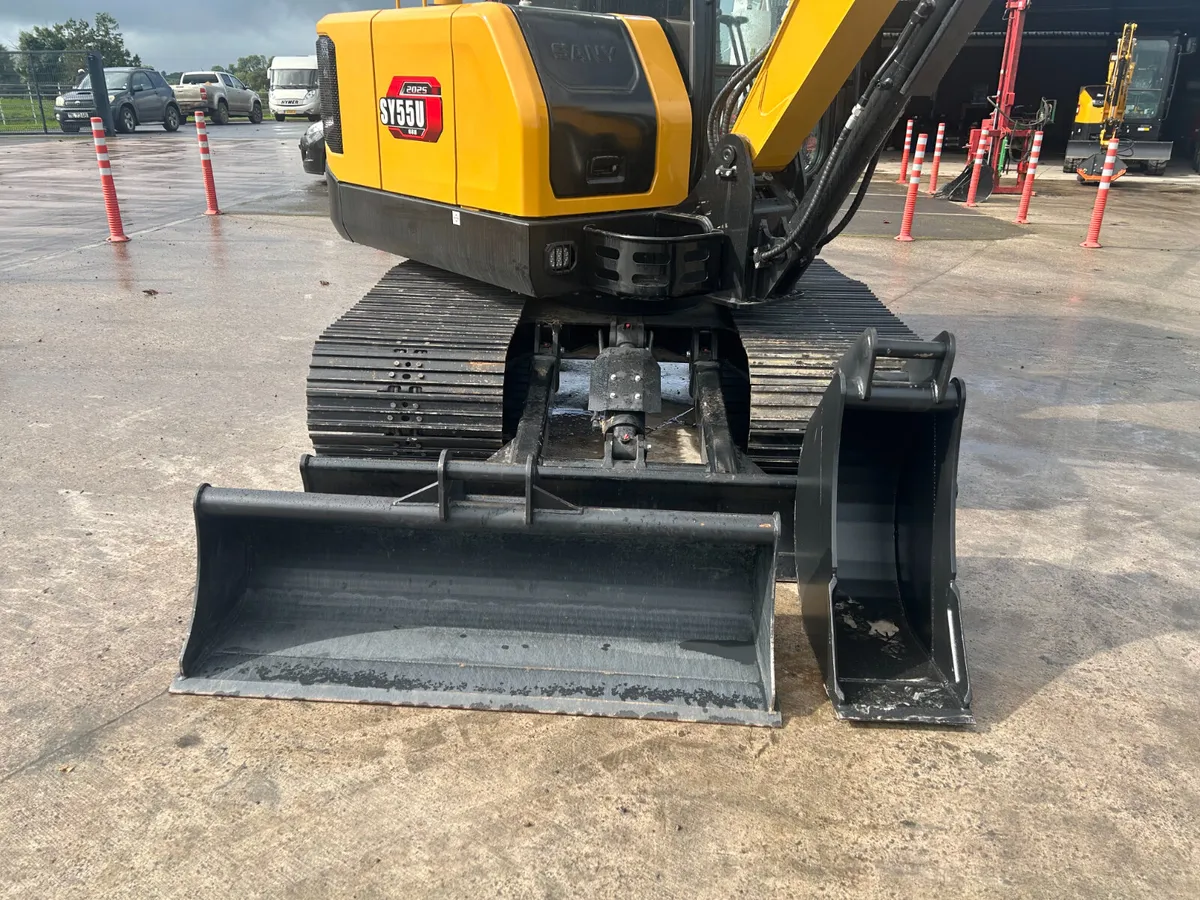 New Sany SY 55U C/W 700mm Pads & x3 Buckets - Image 2