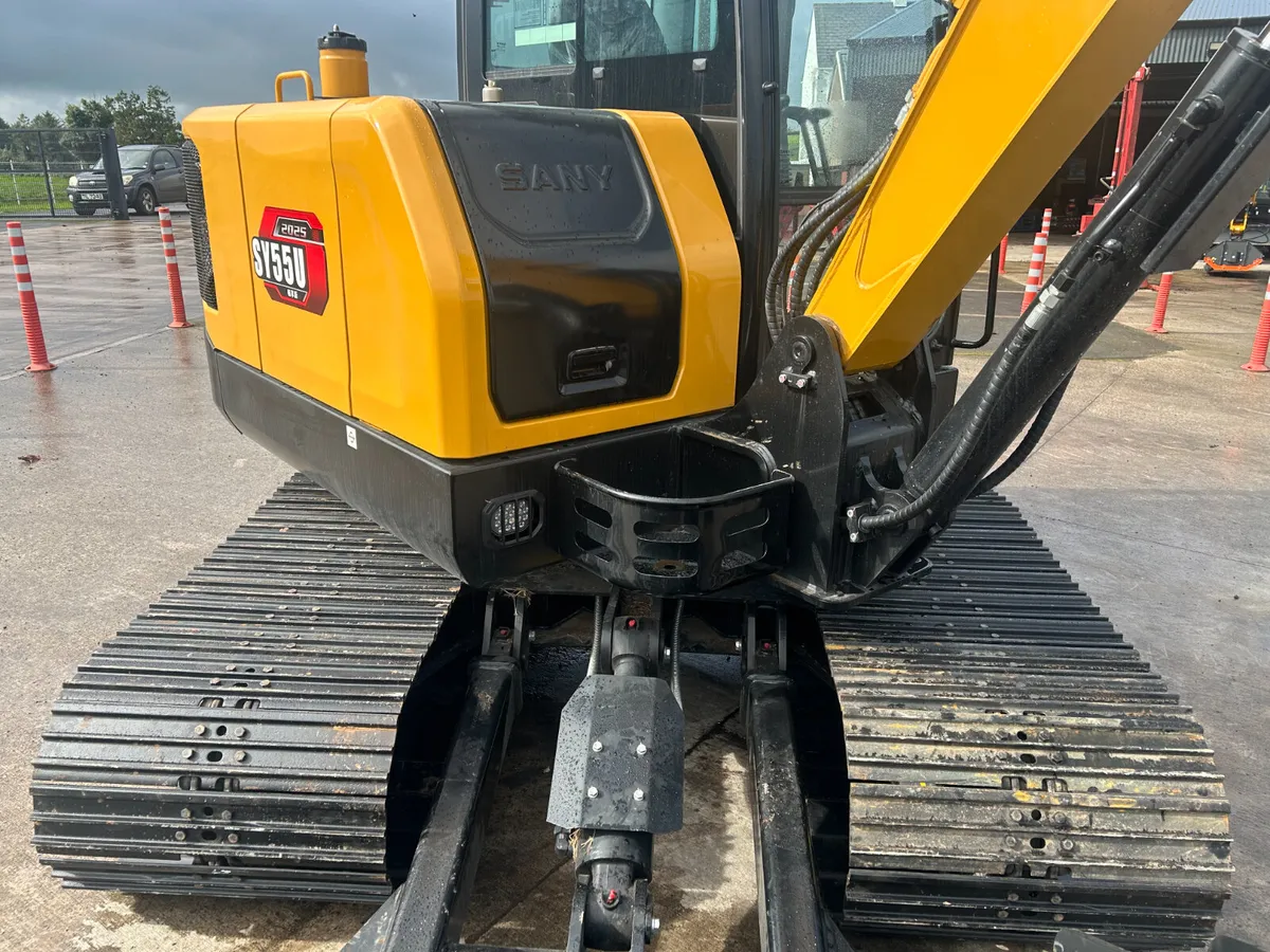 New Sany SY 55U C/W 700mm Pads & x3 Buckets - Image 3