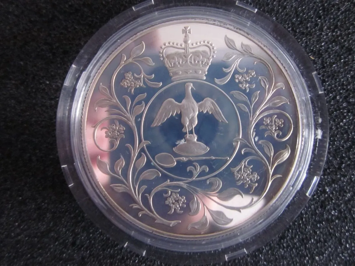 1977 Queen Elizabeth II Silver Jubilee Silver Coin - Image 4