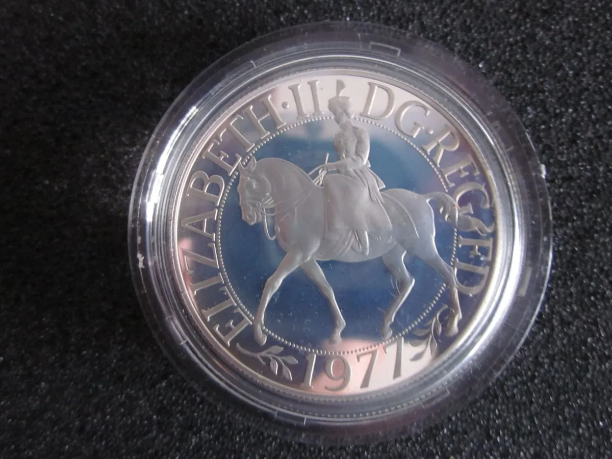 1977 Queen Elizabeth II Silver Jubilee Silver Coin - Image 3
