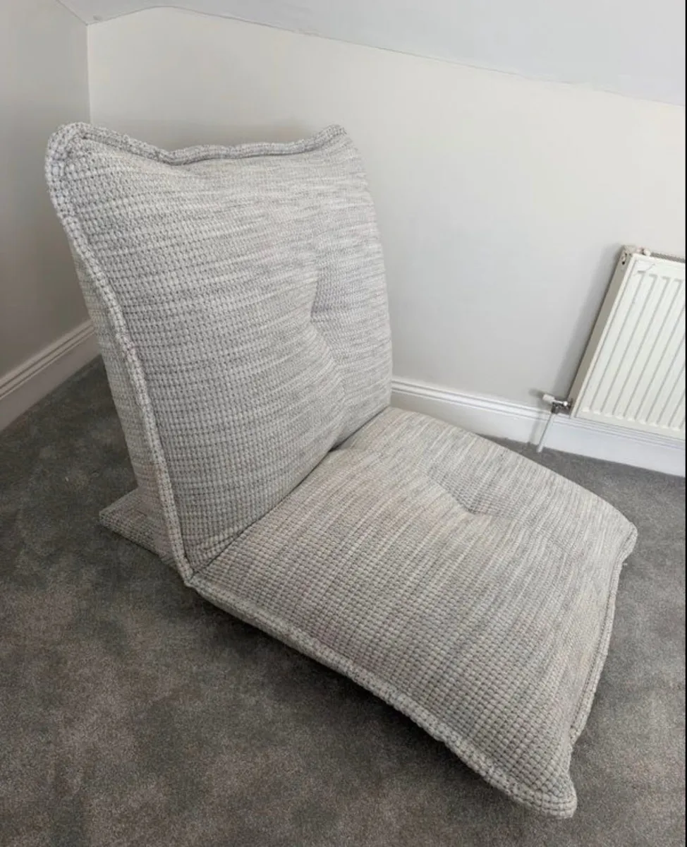 Snoozer chair - Image 1