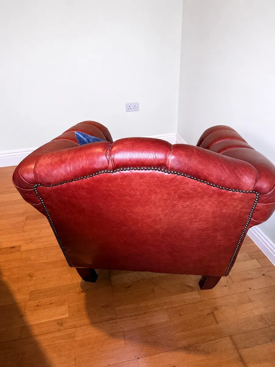 Chesterfield burgundy leather armchair - Image 3