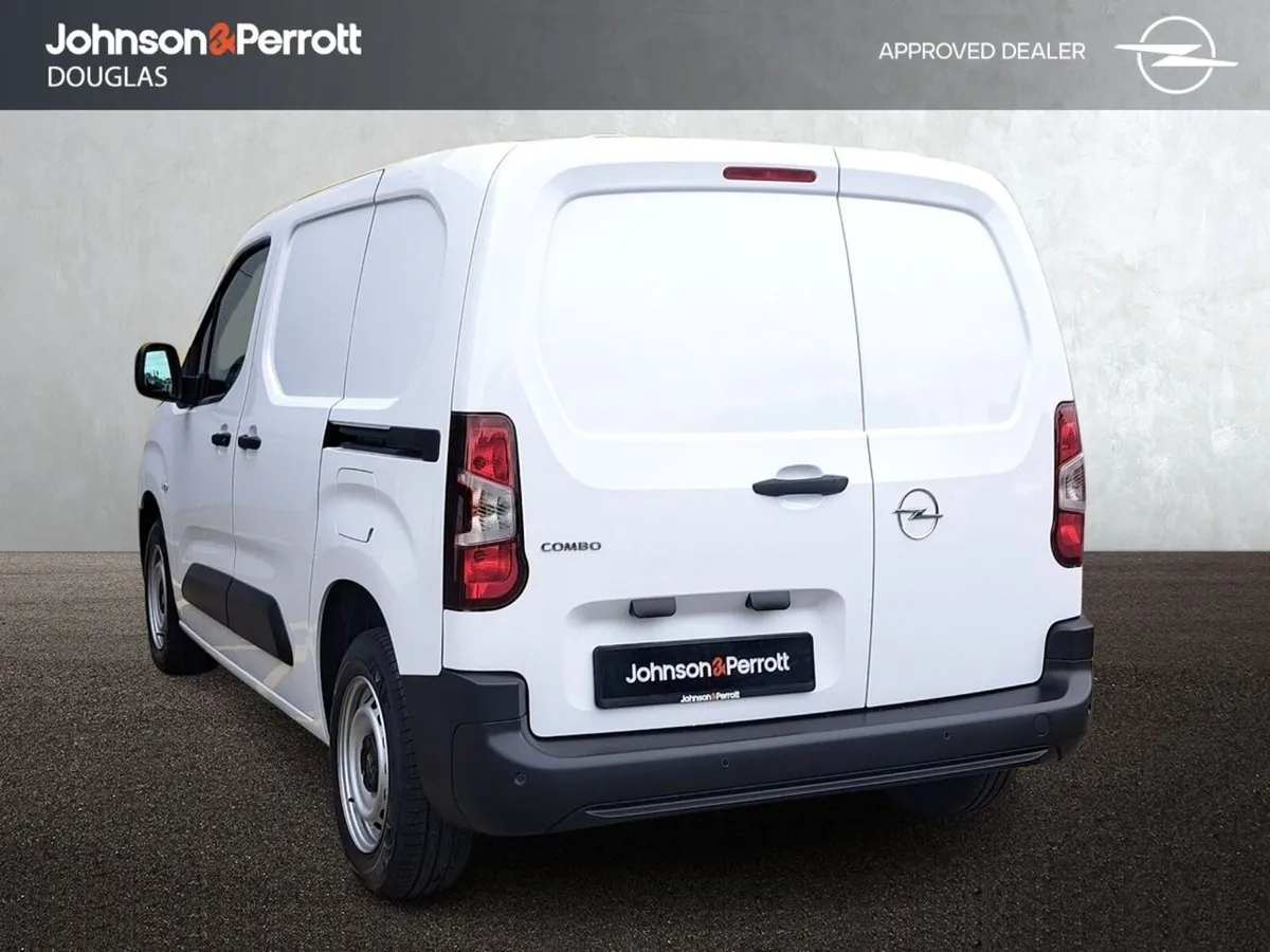 Opel Combo Edition 7 Seat L2H1 1.5 D 100PS - Image 2