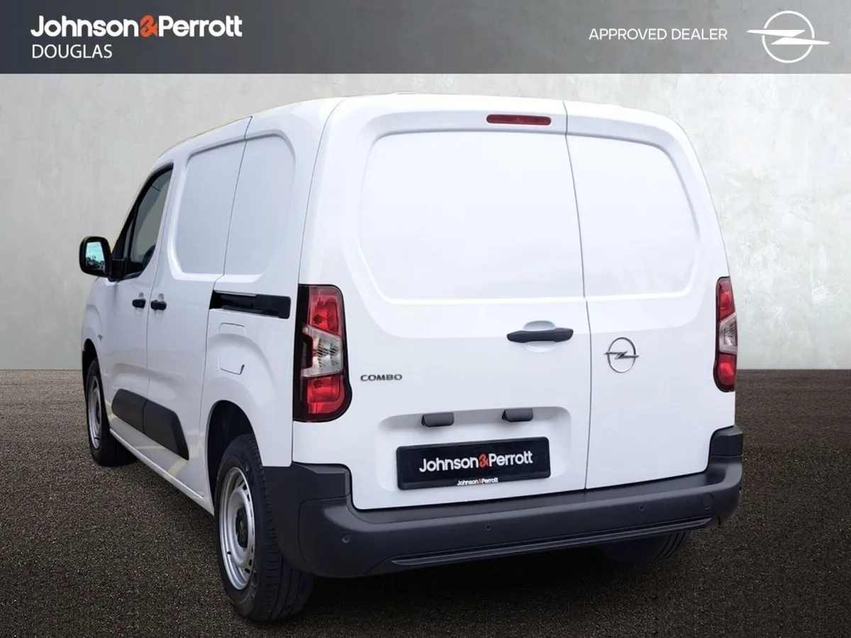 Opel Combo Edition 7 Seat L2H1 1.5 D 100PS - Image 2