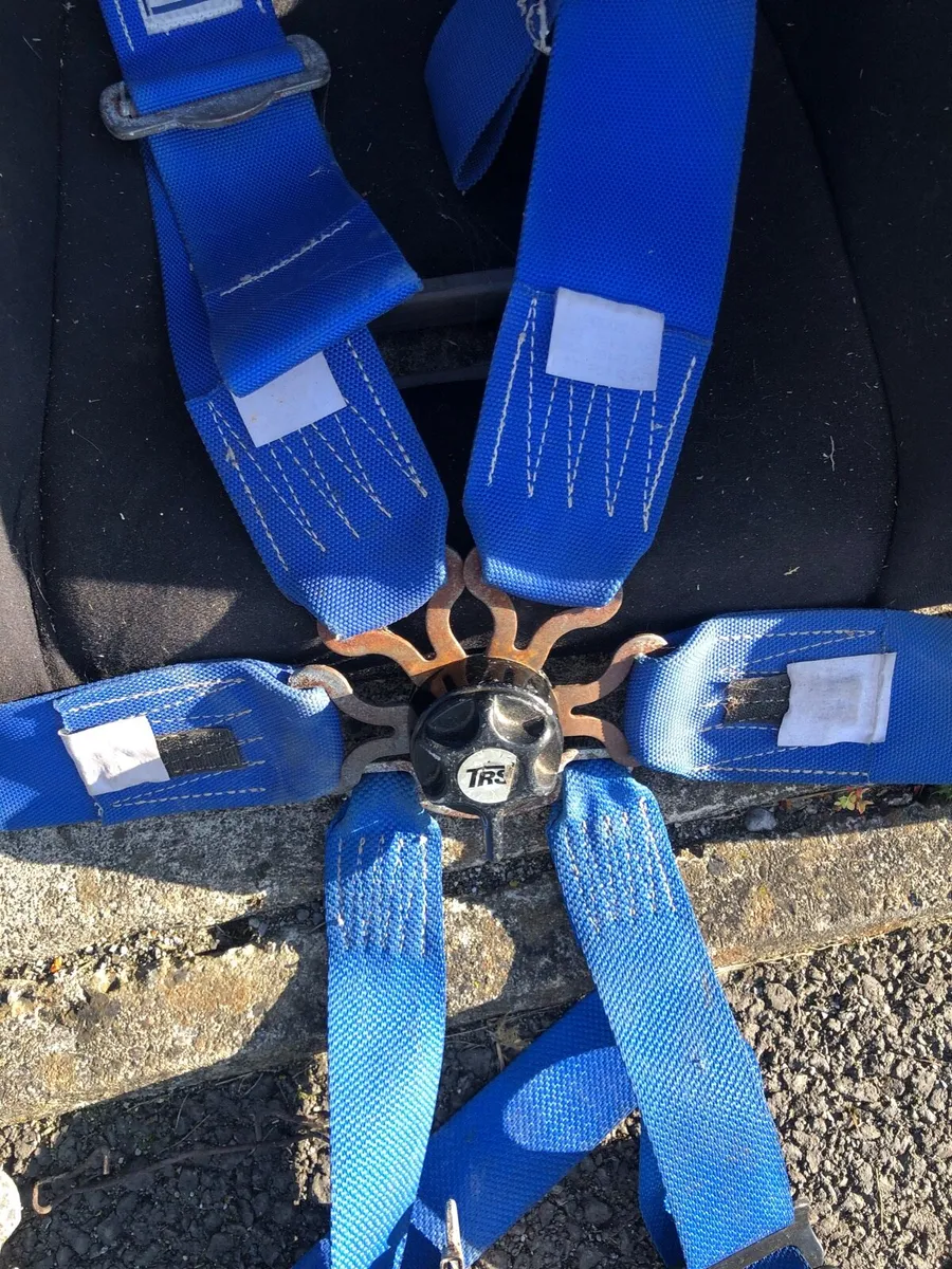 Racing/rally seats and belts - Image 4