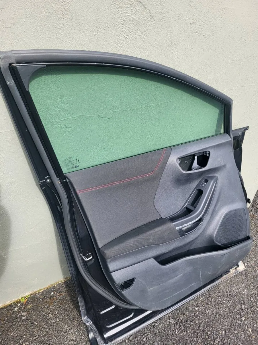 Puma ST Line Doors & Wing, Merc E220 Door - Image 3