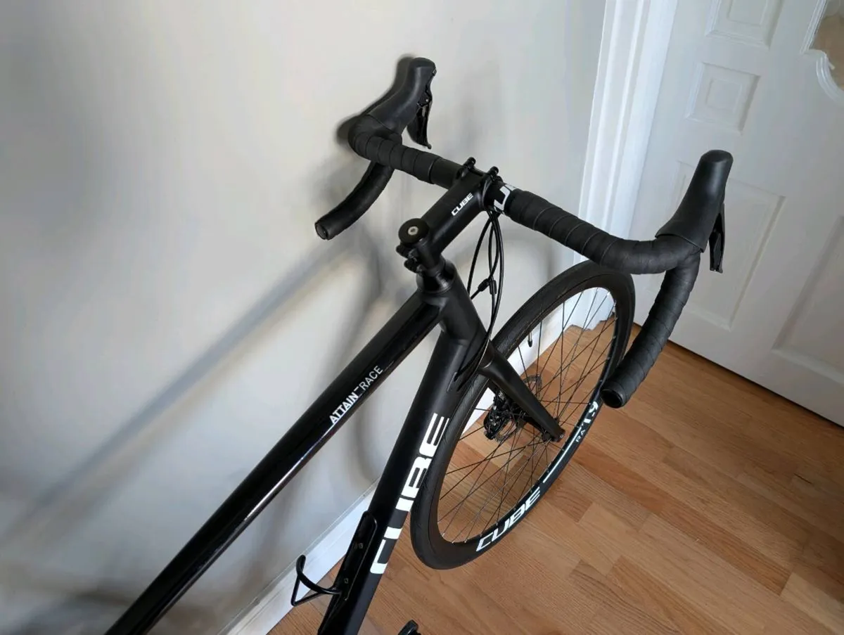Cube Attain Road Bike - Image 2
