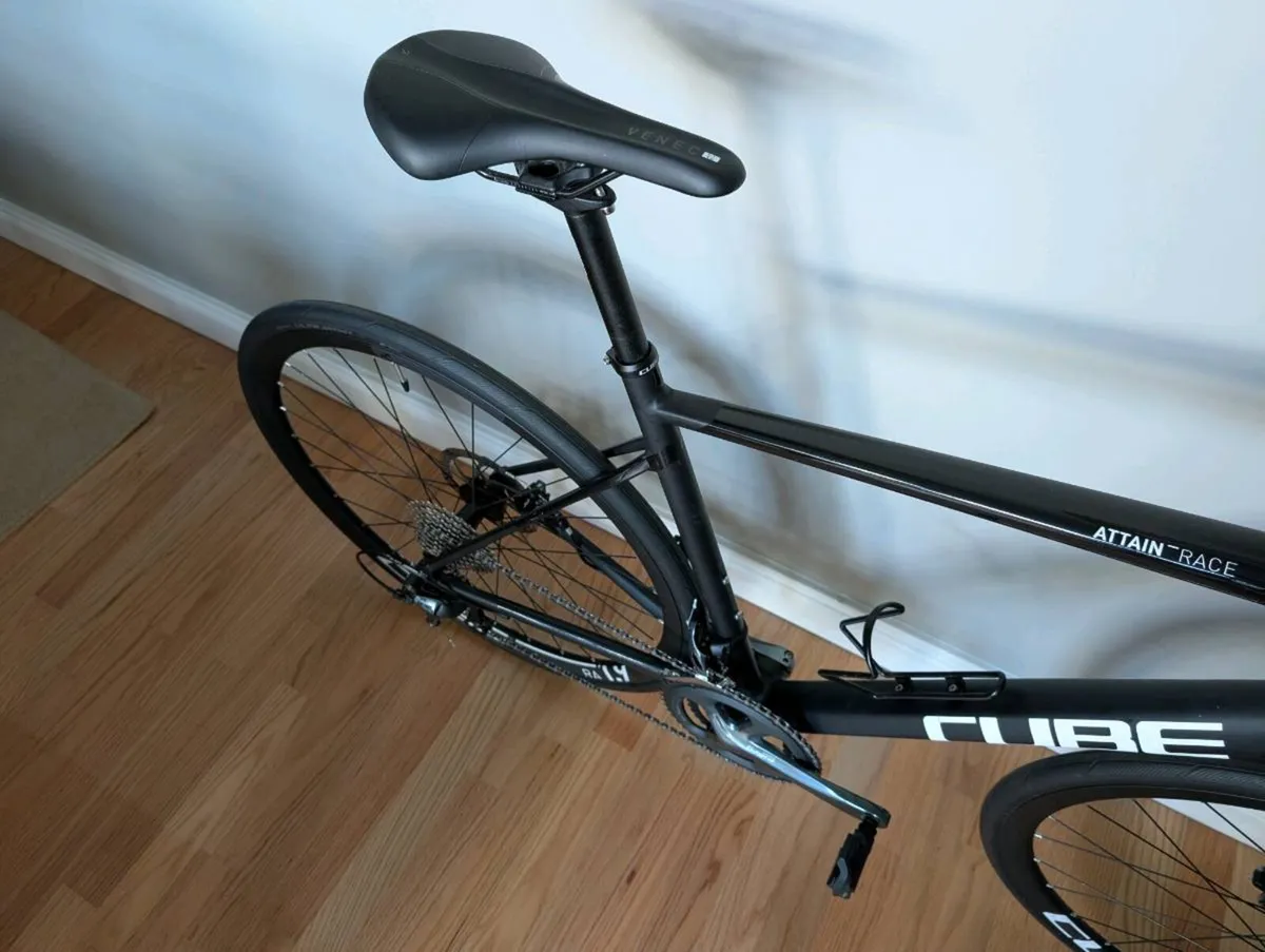 Cube Attain Road Bike - Image 3