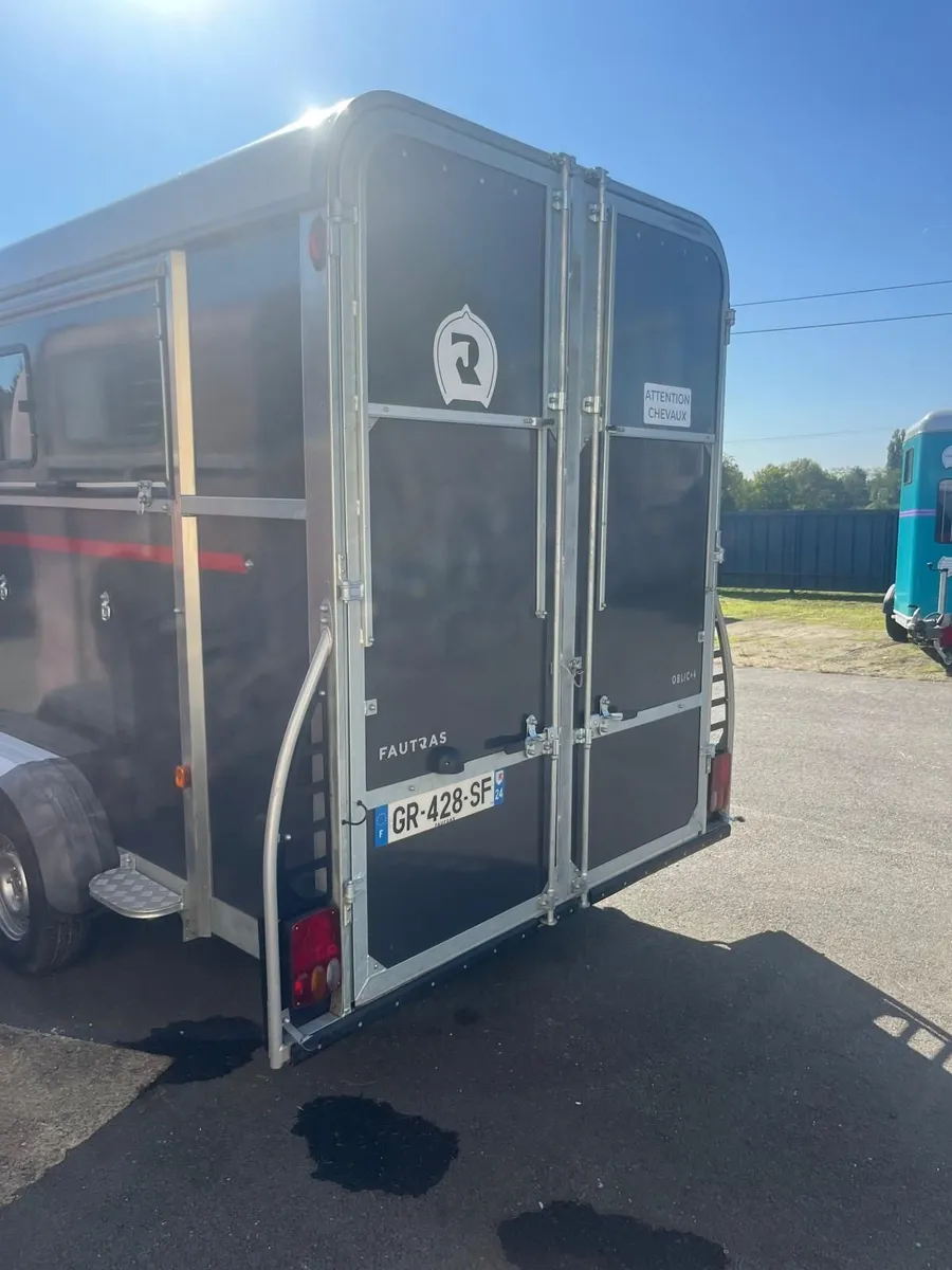 4 horse trailer - Image 4