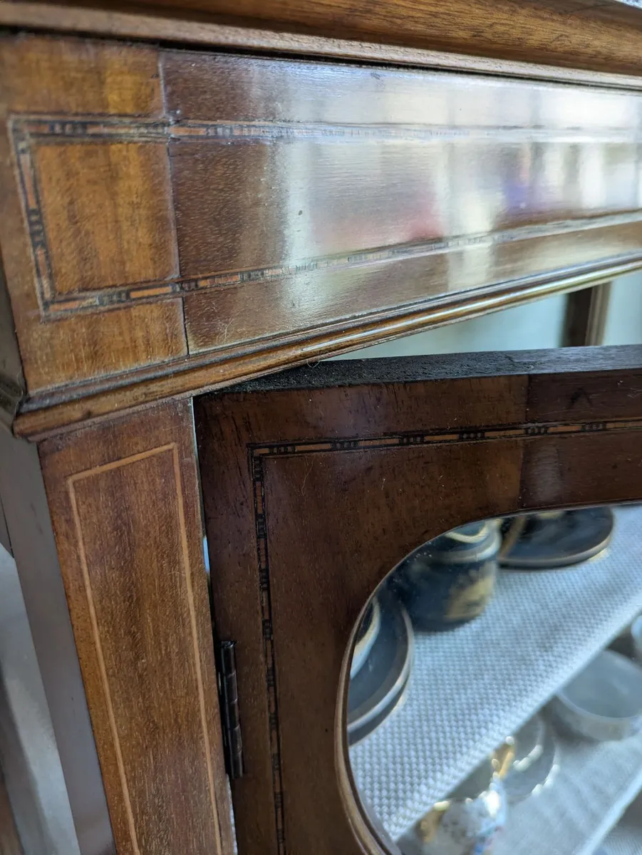 Antique cabinet - Image 2