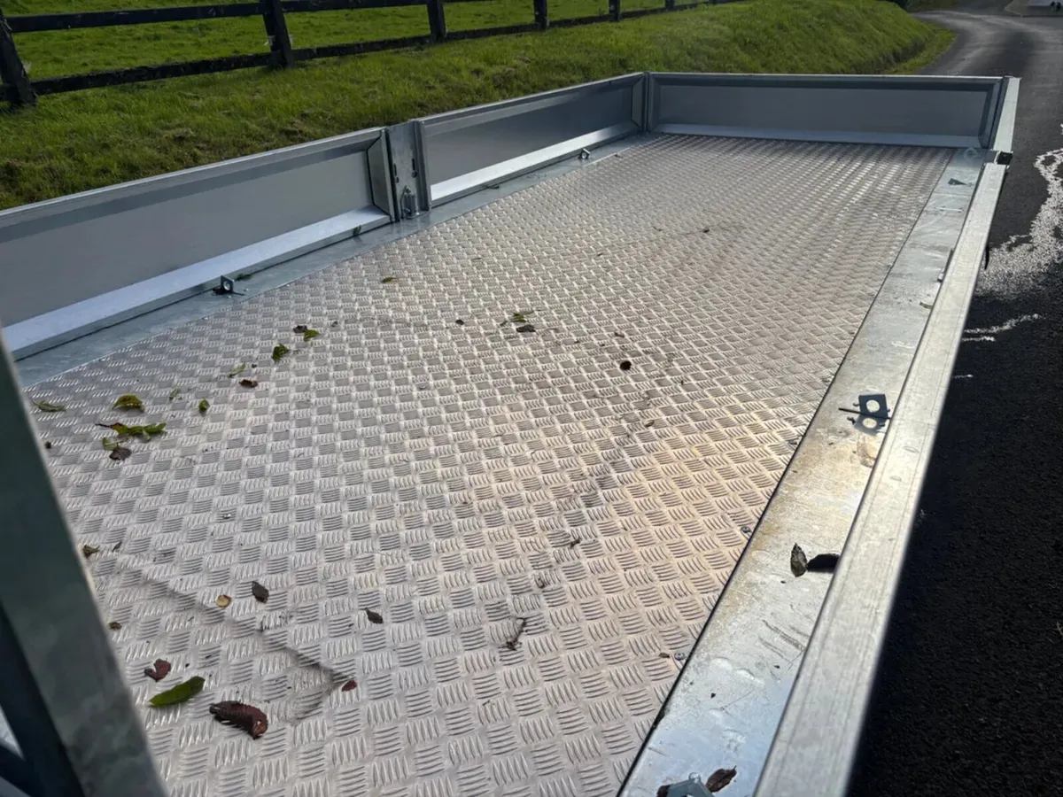 New Nugent 16FT Tri Axel Trailer - Image 4