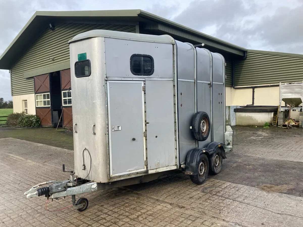 Ifor Williams 510 Classic Horsebox - Image 1