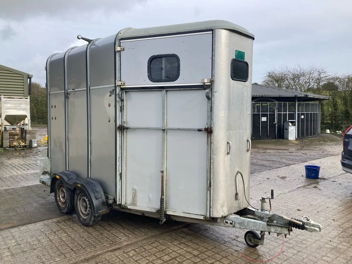 Ifor Williams 510 Classic Horsebox - Image 2