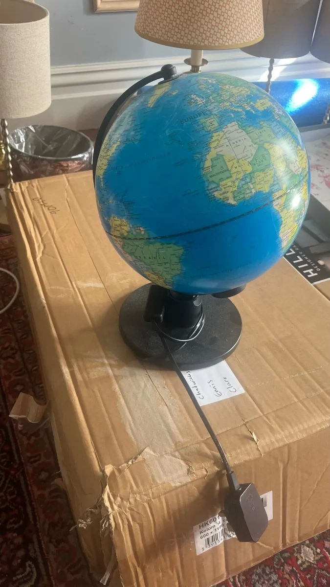 Lamp Light up globe of the world - Image 1