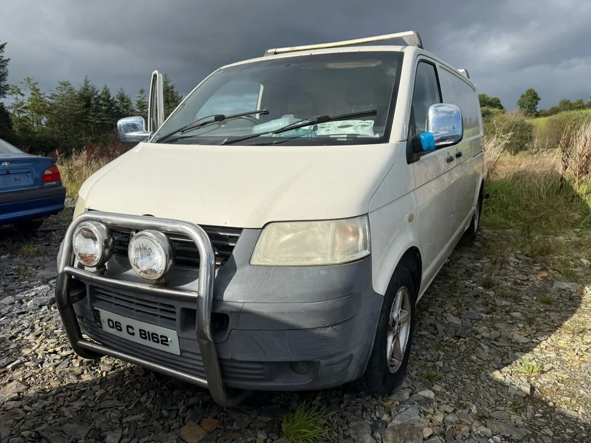 2006 2.5 6 speed transporter - Image 1