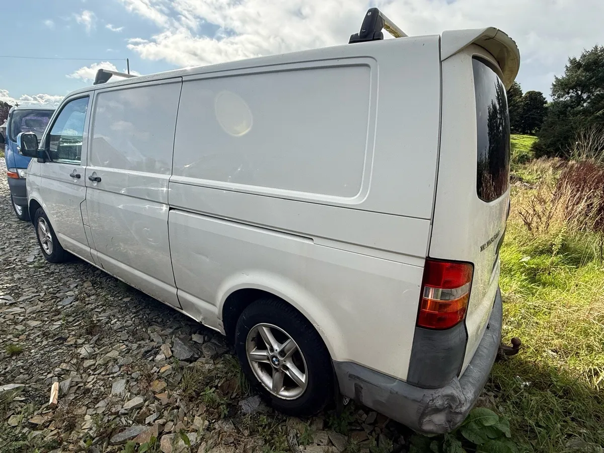 2006 2.5 6 speed transporter - Image 3