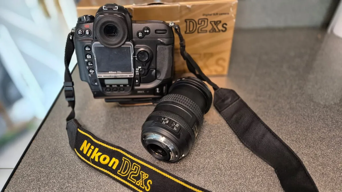 Nikon D2Xs Low Shutter Count 12794 - Image 3