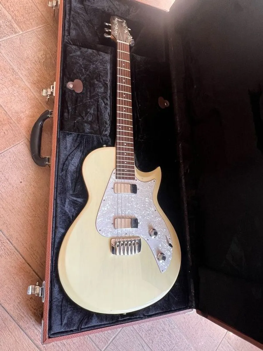 Taylor SB 1x solid body electric guitar (mint 2007) - Image 1