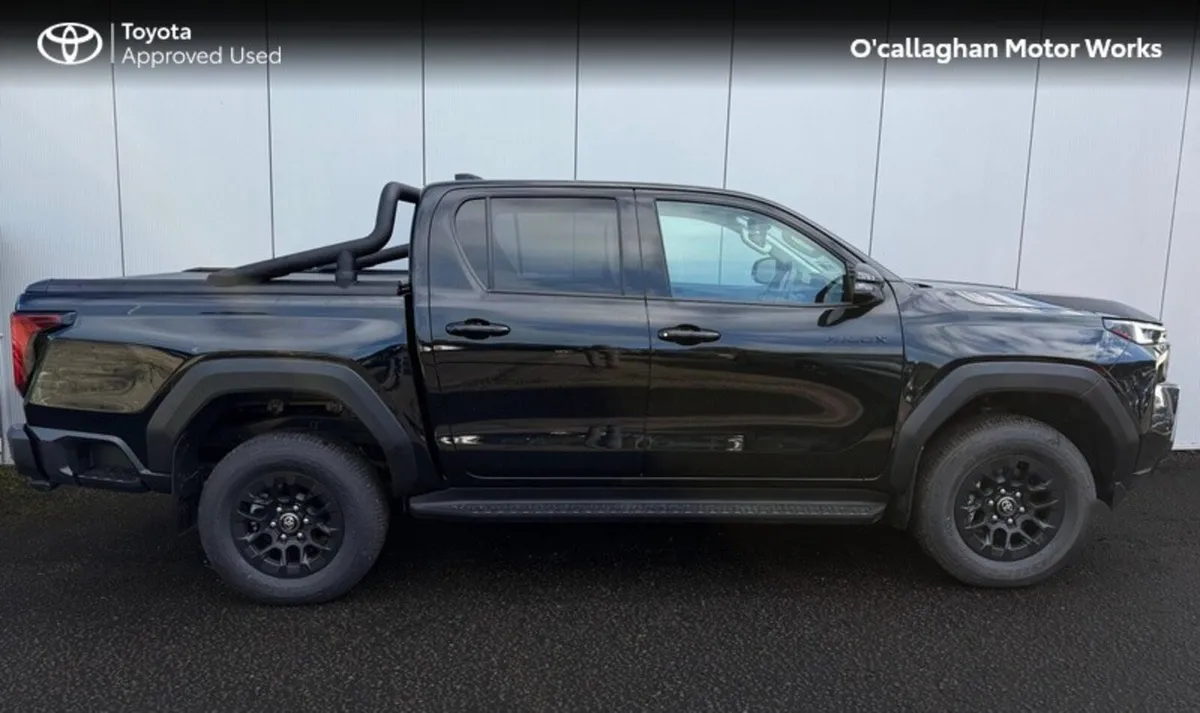Toyota Hilux MHEV SR5 - Image 3