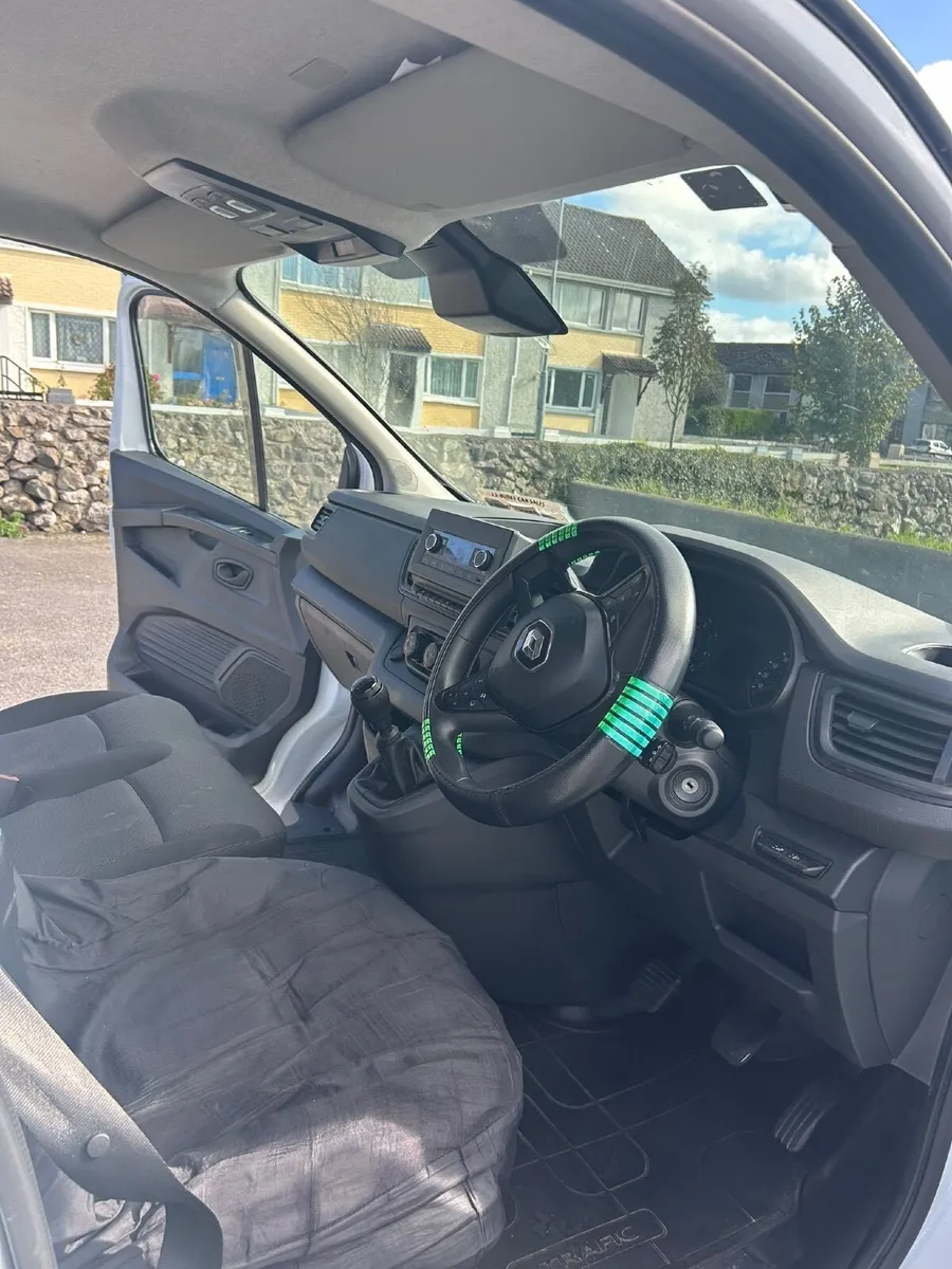 Renault Trafic 2024 - Image 2