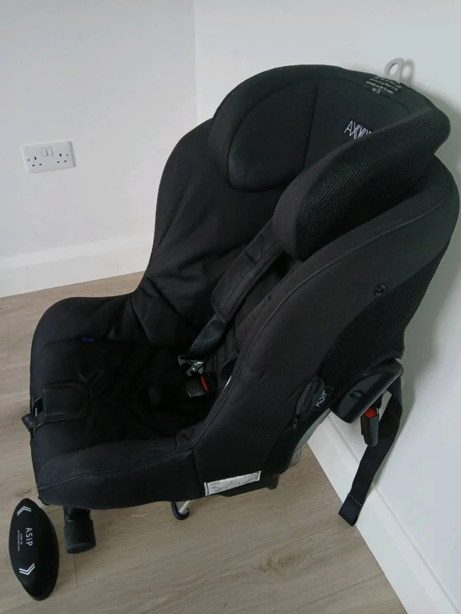 Axkid Car seat - Image 3