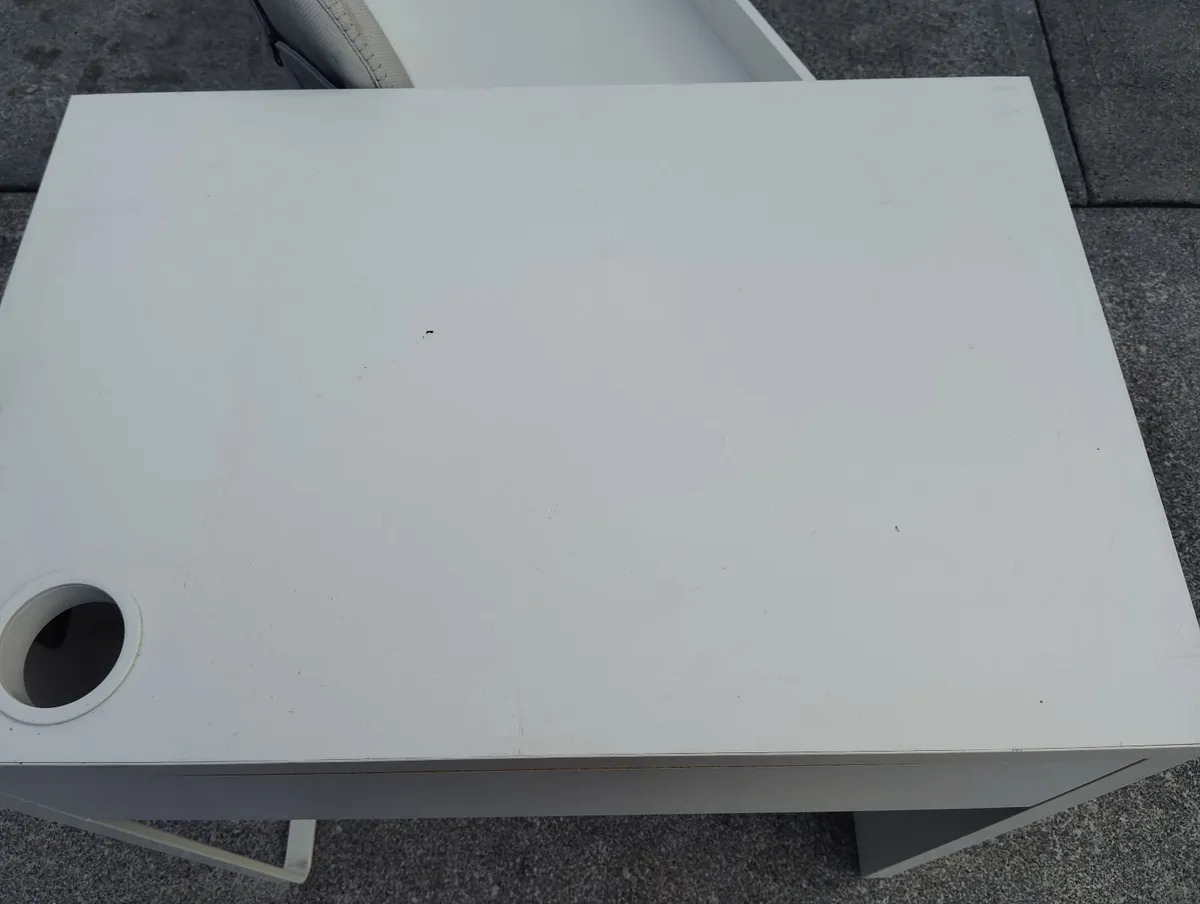 Desk - Image 2