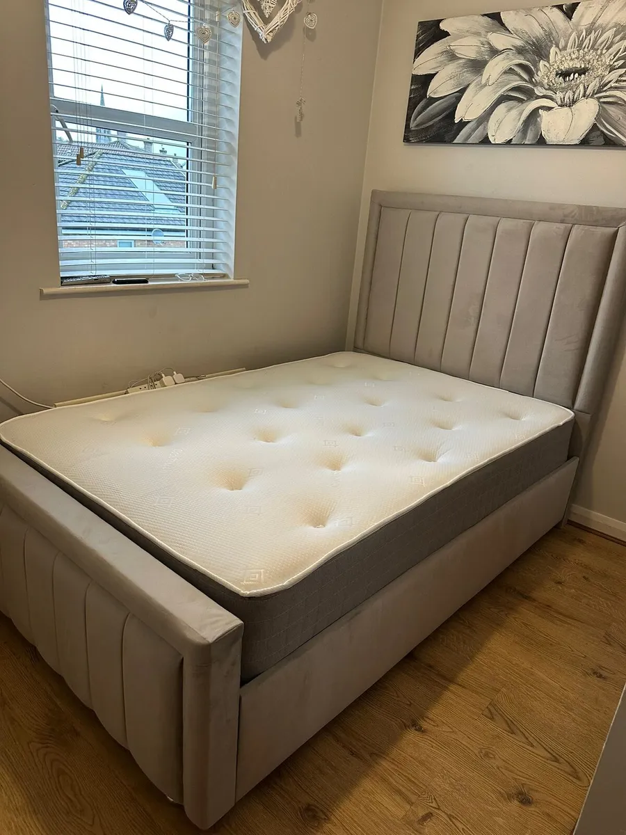 Bed - Image 3