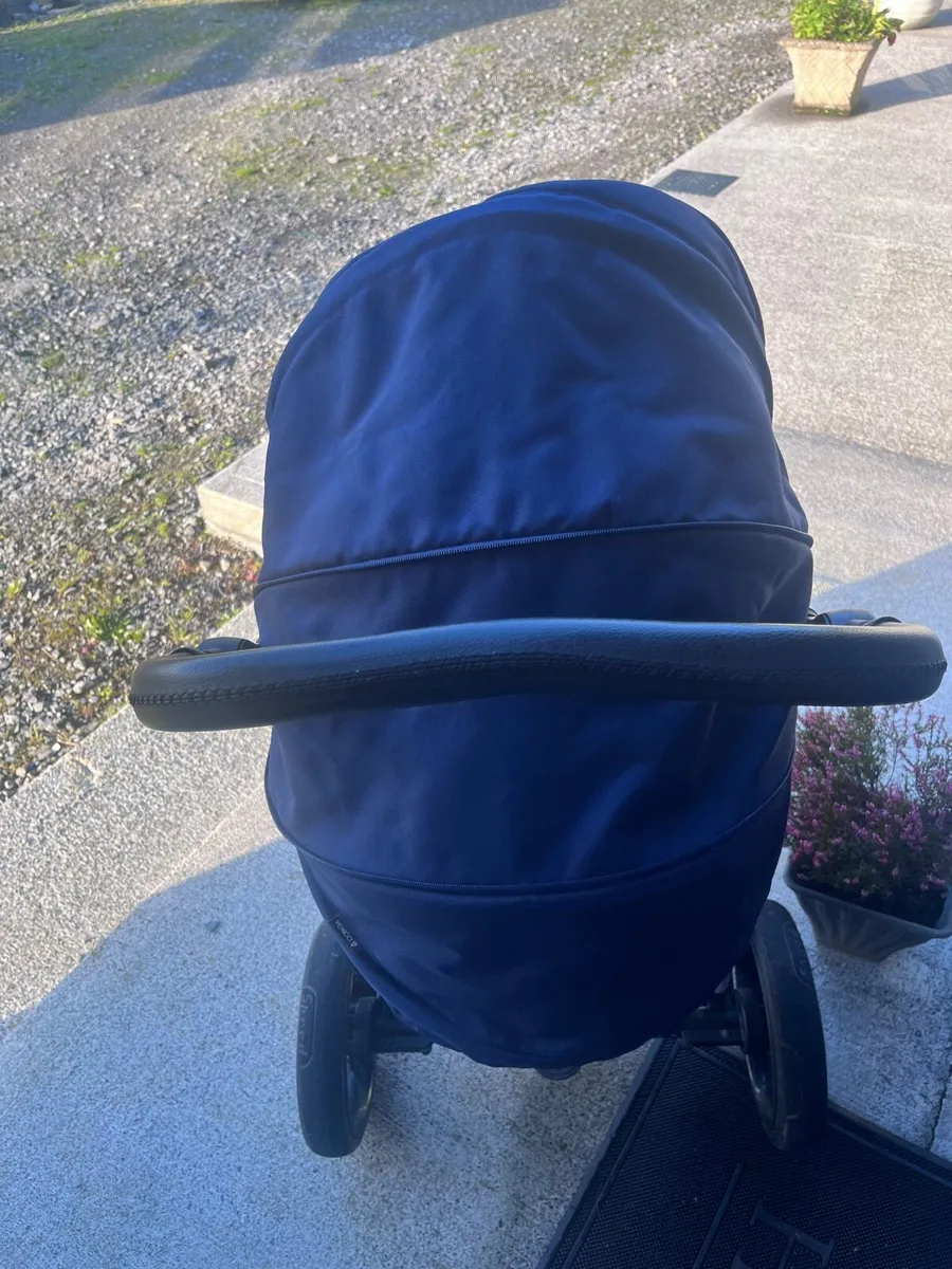 Venicci pram - Image 2