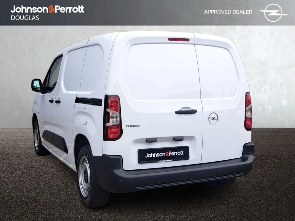 Opel Combo Edition 7 Seat L2H1 1.5 D 100PS - Image 2