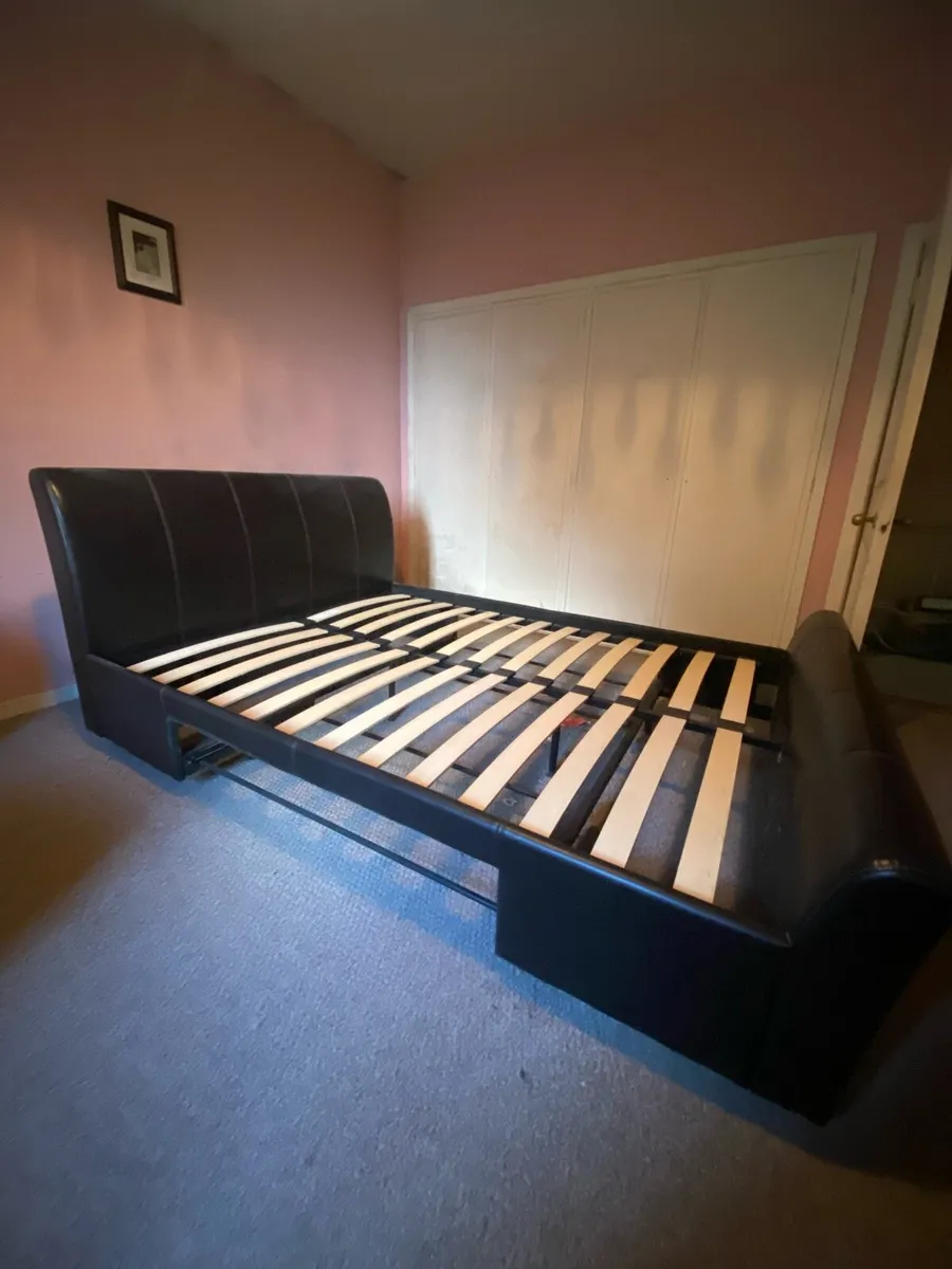 Faux leather sleigh bed king 150cm - Image 1
