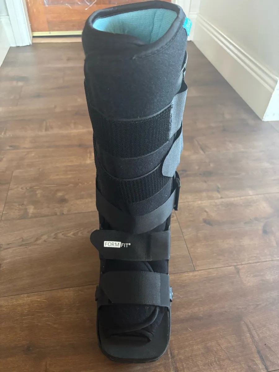 Orthopaedic boot - Image 2