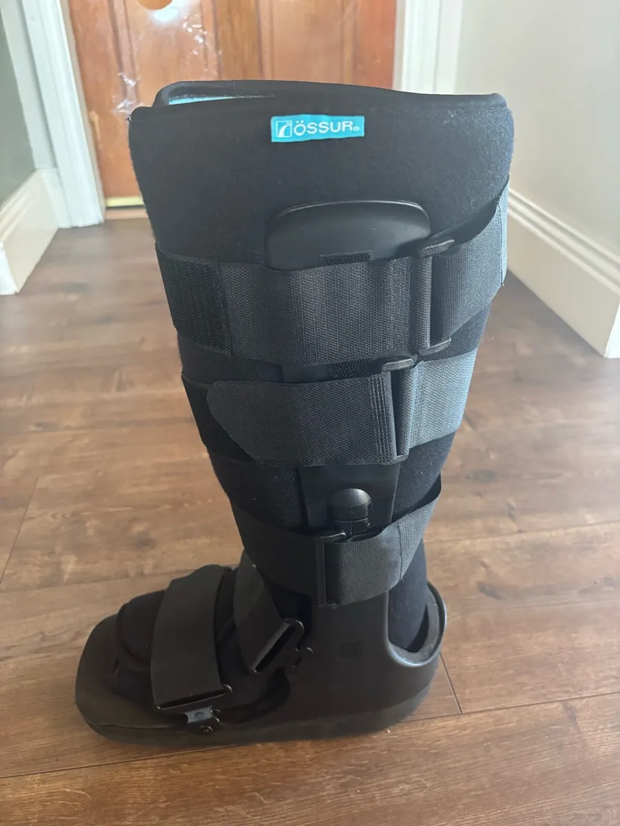Orthopaedic boot - Image 3