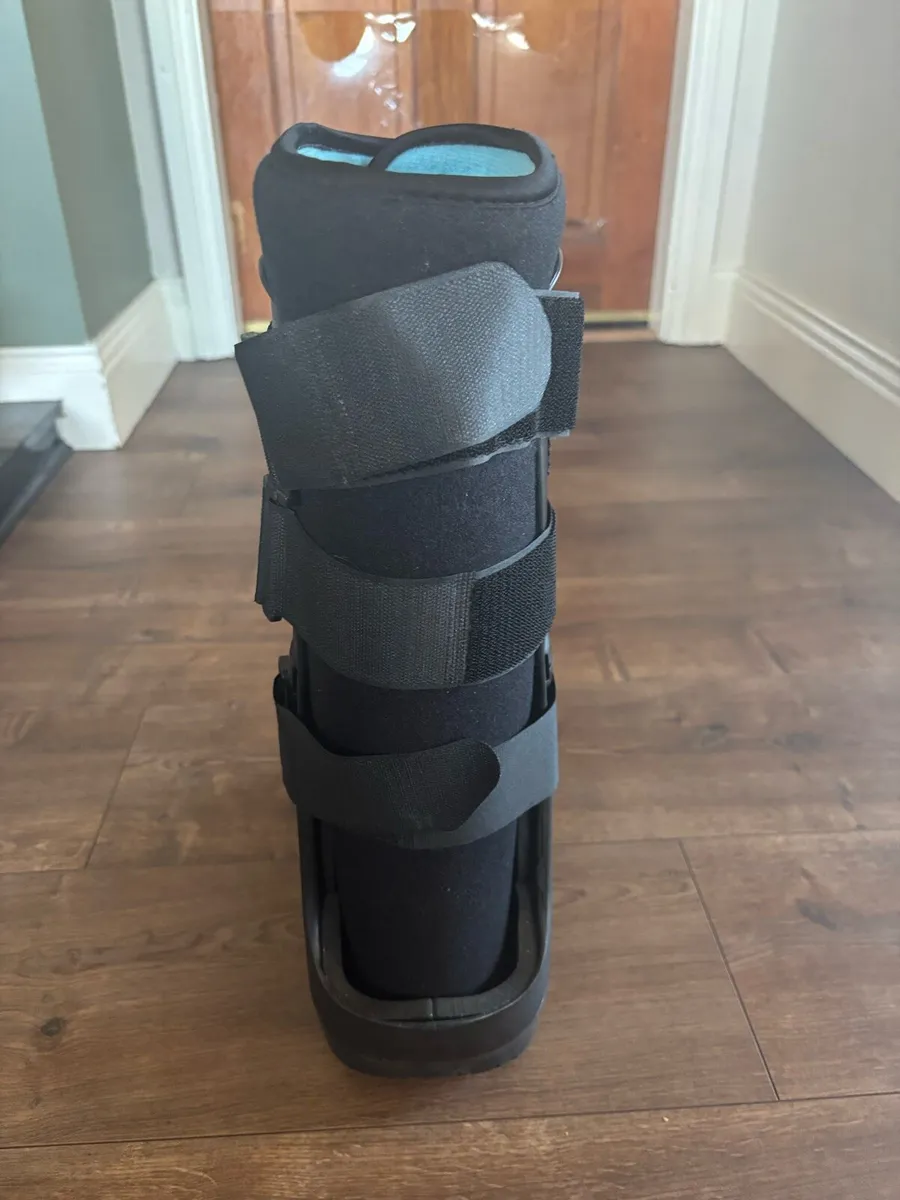 Orthopaedic boot - Image 4