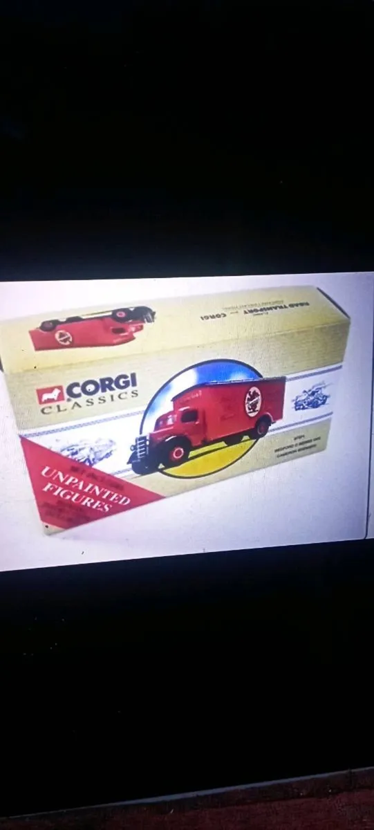 A COLLECTION OF CORGI DIE-CAST MODLES CARS - Image 4