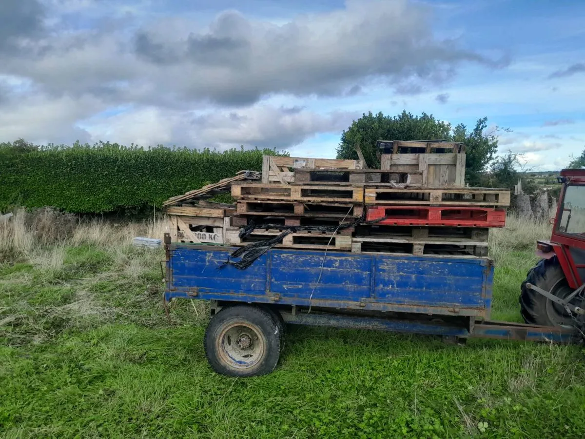 Timber Pallets/Crates