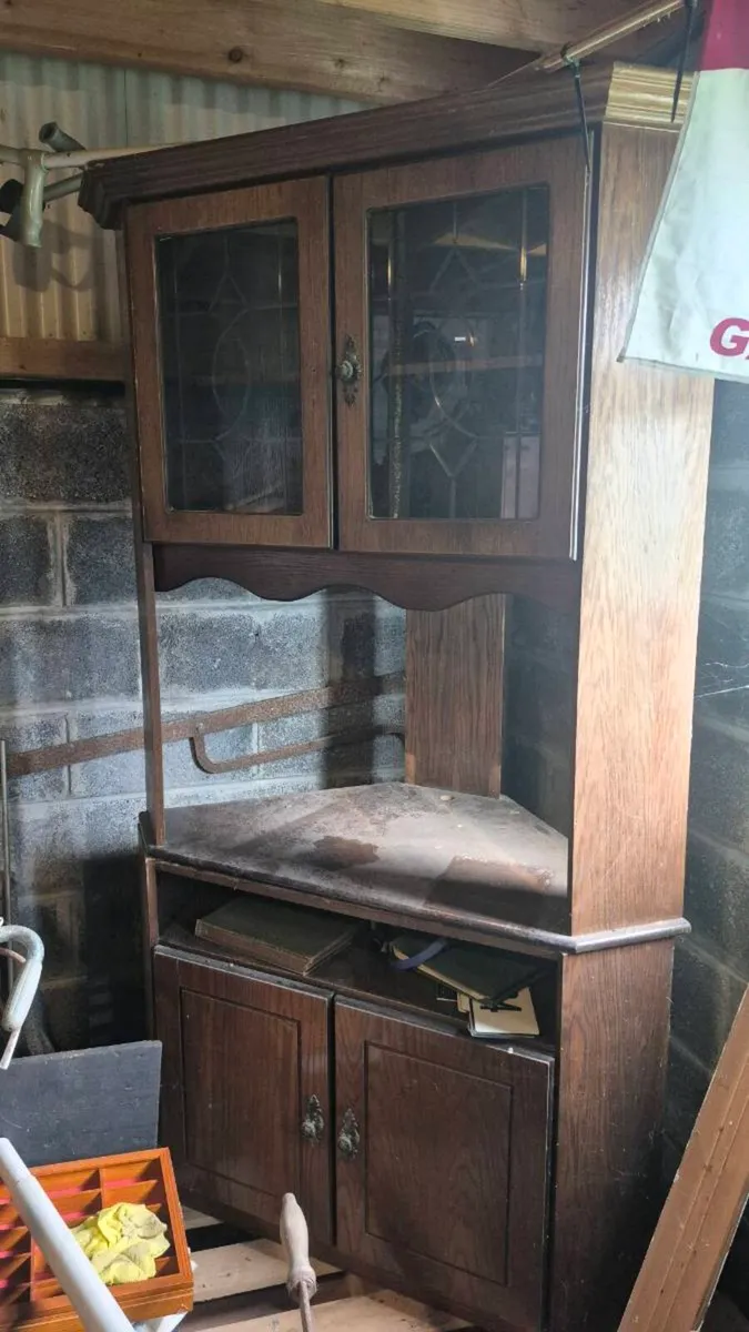 Tv corner unit