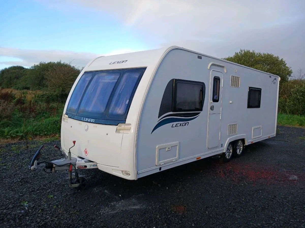 Lunar Lexon 4 berth Caravan - Image 1
