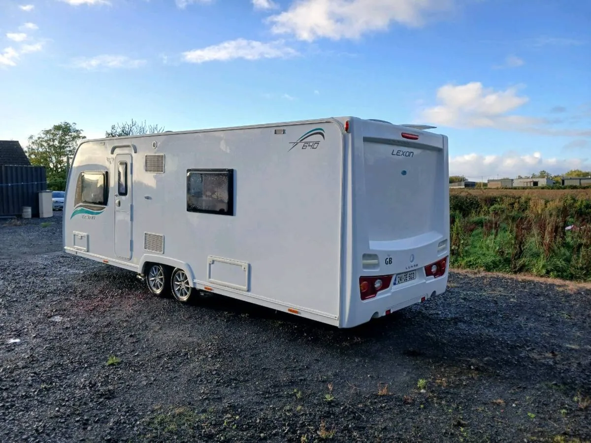Lunar Lexon 4 berth Caravan - Image 2