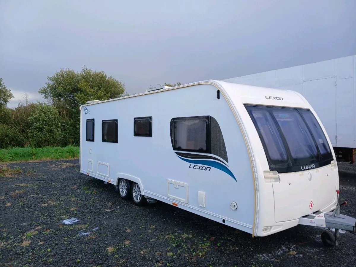 Lunar Lexon 4 berth Caravan - Image 4