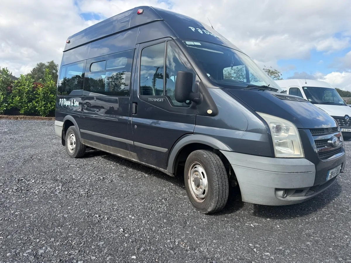 8 seater mini bus transit 2009 - Image 3