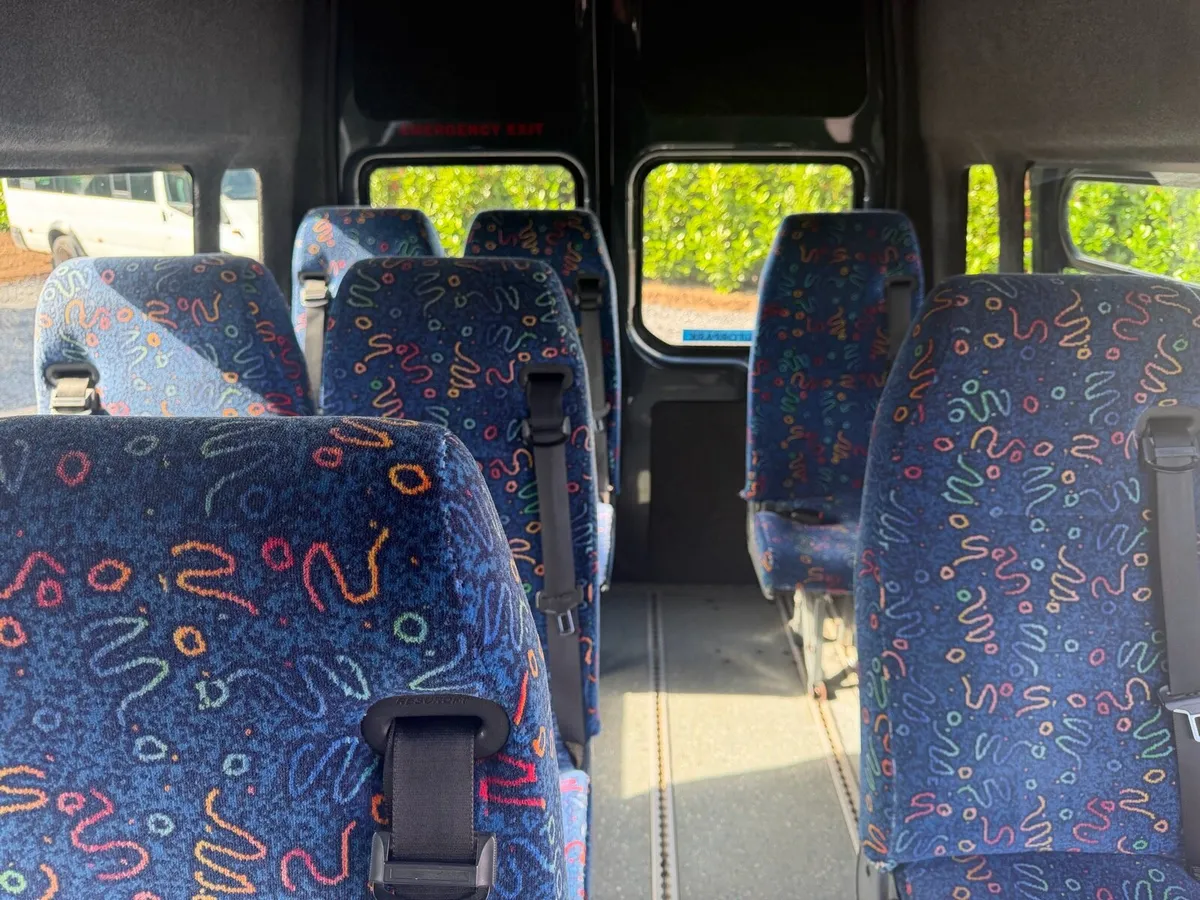 8 seater mini bus transit 2009 - Image 4