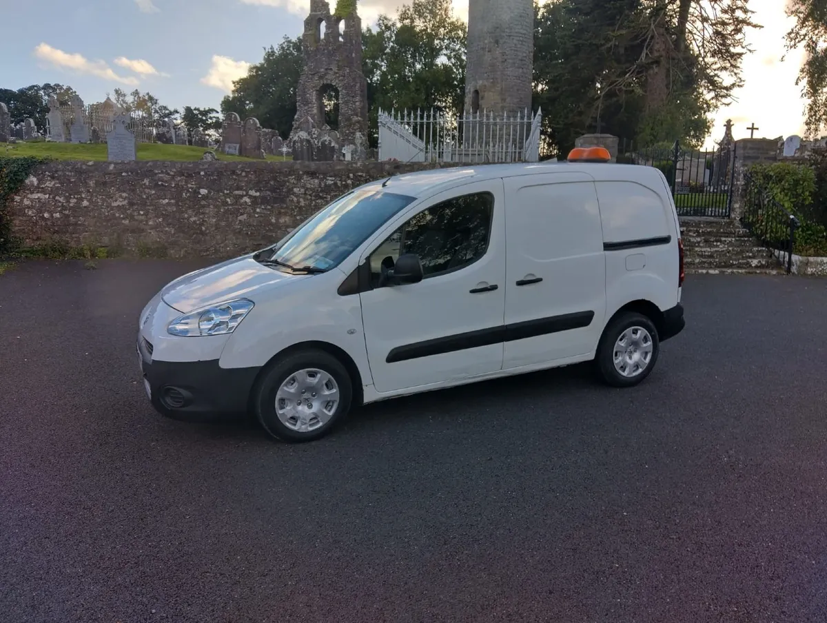 2015 Peugeot Partner / Berlingo.  Brand New CVRT. - Image 1