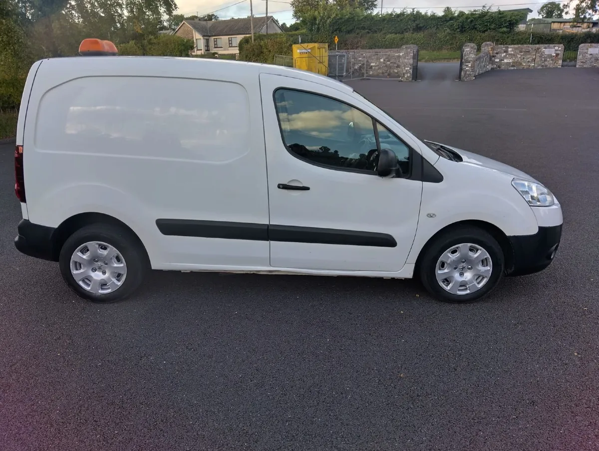 2015 Peugeot Partner / Berlingo.  Brand New CVRT. - Image 4