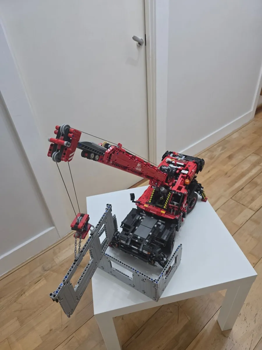 LEGO Technic 42082 Rough Terrain Crane – Large Dis - Image 2