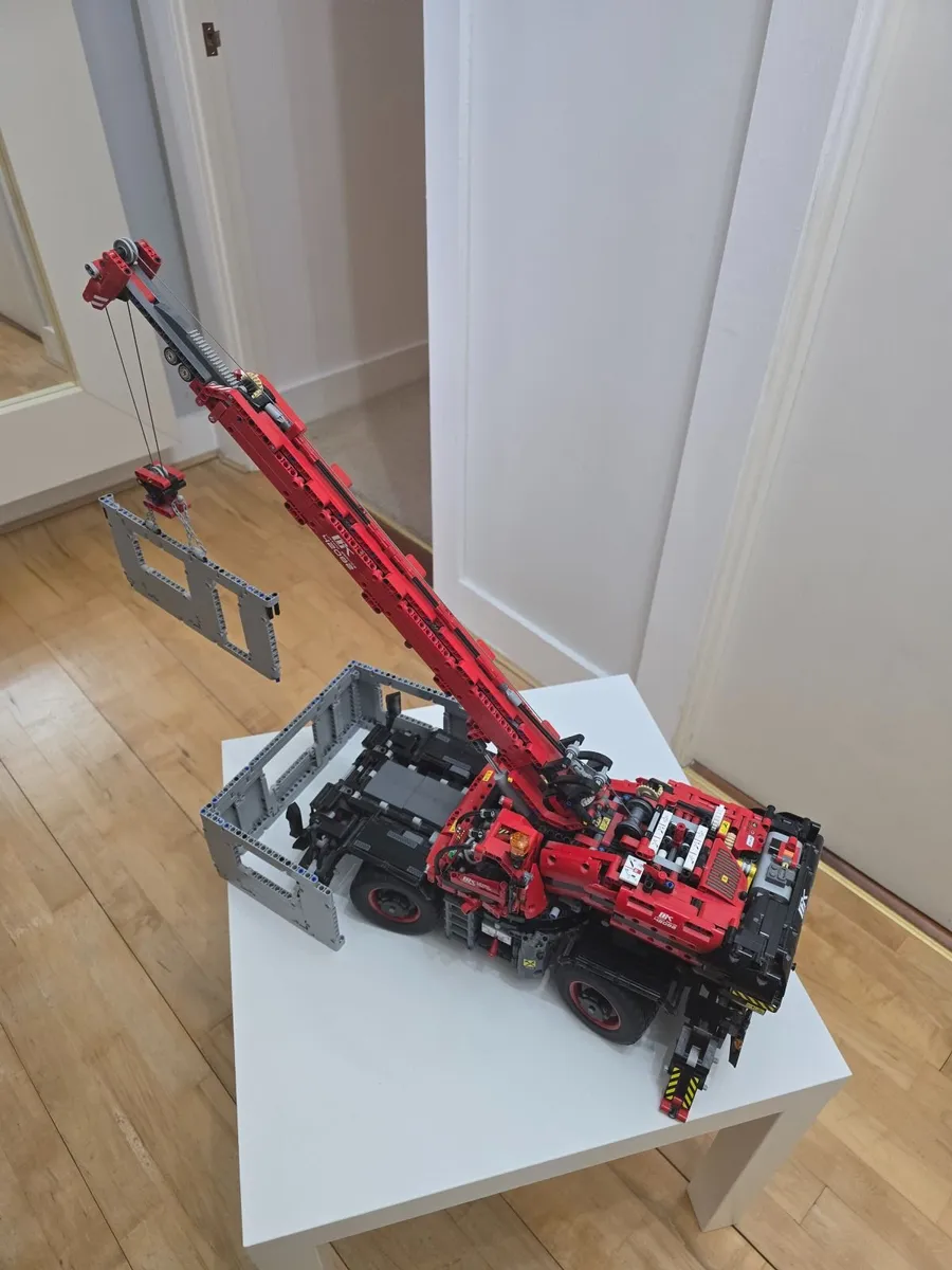 LEGO Technic 42082 Rough Terrain Crane – Large Dis - Image 3