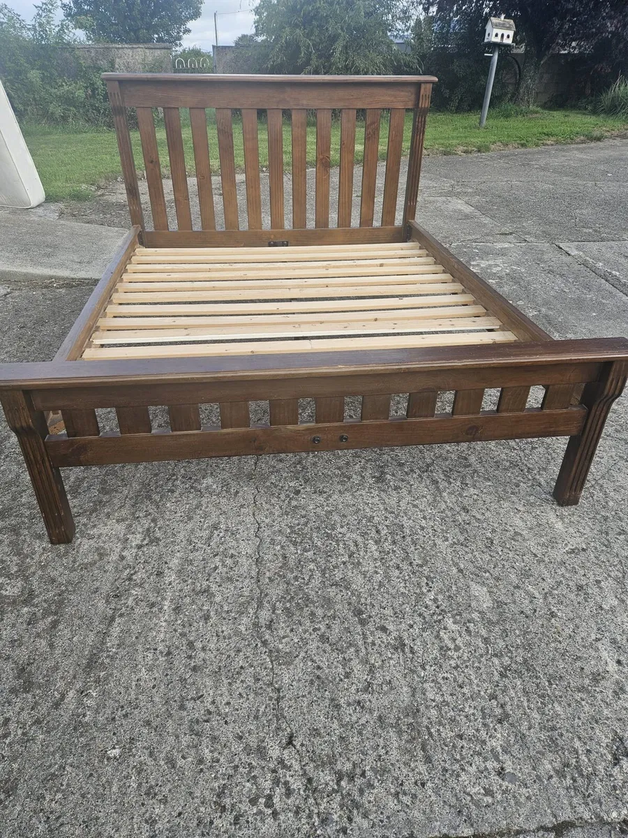 King size bed - Image 3