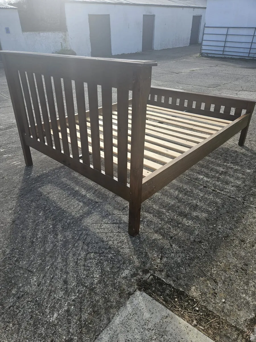 King size bed - Image 2
