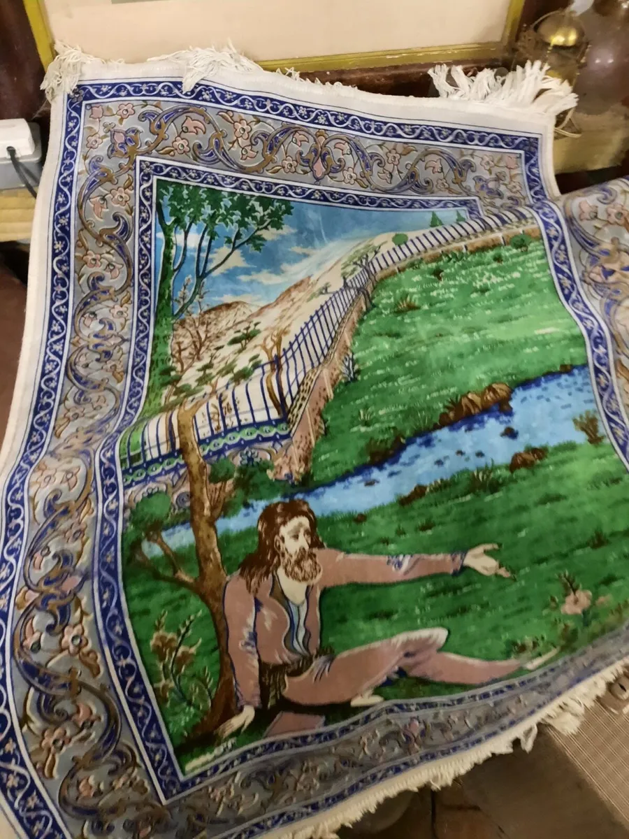 Vintage rug slash wall hanging - Image 2